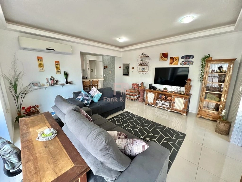 Sacada de frente com vista mar: 13ª foto da galeria de imagens do imóvel