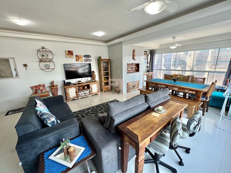 Sacada de frente com vista mar: 4ª foto da galeria de imagens do imóvel