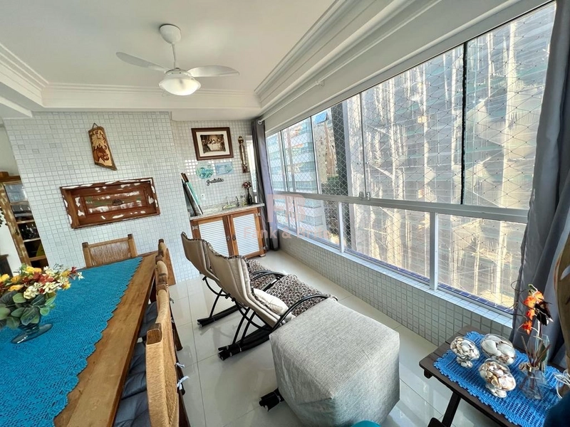 Sacada de frente com vista mar: 6ª foto da galeria de imagens do imóvel