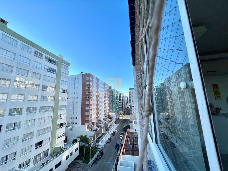 Sacada de frente com vista mar: 24ª foto da galeria de imagens do imóvel