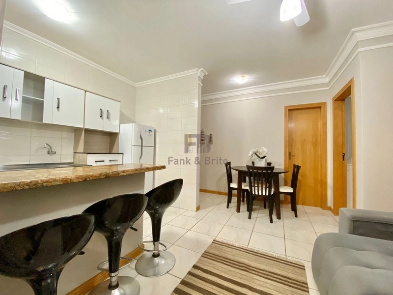 APARTAMENTO DOIS DORMITÓRIOS PERTO DO MAR E NA AVENIDA: 3ª foto da galeria de imagens do imóvel