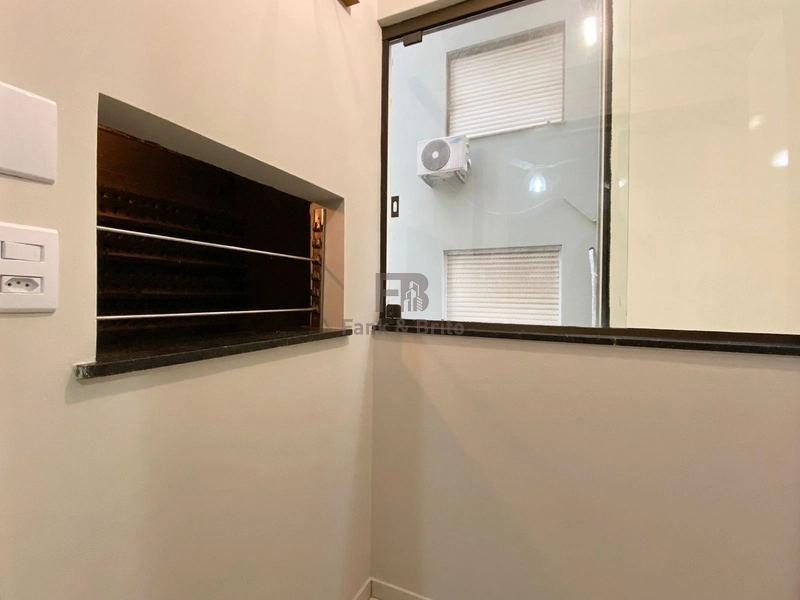 APARTAMENTO DOIS DORMITÓRIOS PERTO DO MAR E NA AVENIDA: 8ª foto da galeria de imagens do imóvel