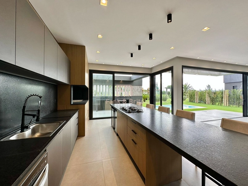 SOBRADO A VENDA EM CONDOMINIO FECHADO EM XANGRILA: 30ª foto da galeria de imagens do imóvel