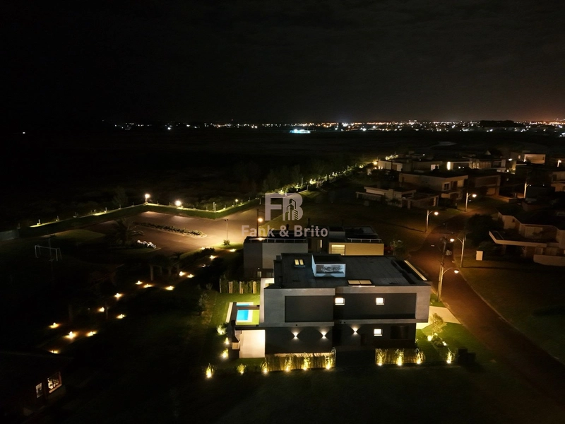 SOBRADO A VENDA EM CONDOMINIO FECHADO EM XANGRILA: 94ª foto da galeria de imagens do imóvel