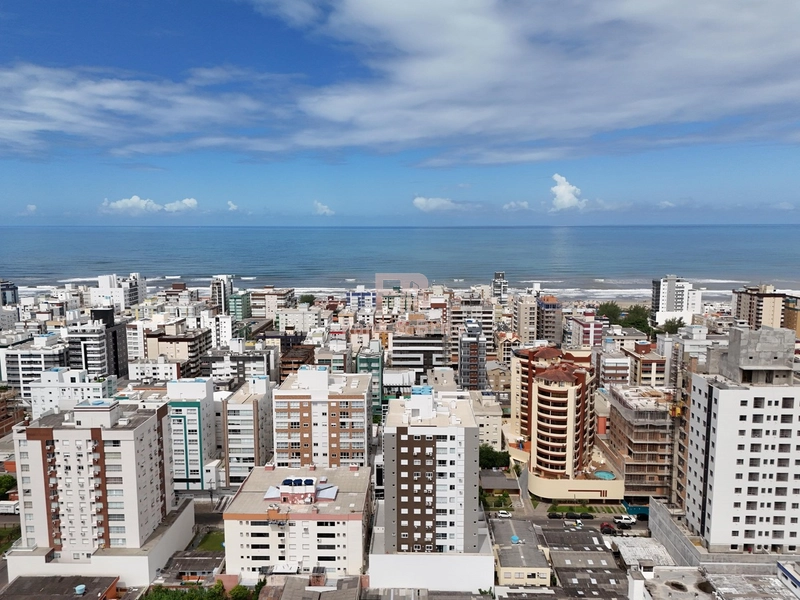 APARTAMENTO FINAMENTE MOBILIADO E DECORADO AOS PÉS DA PRAÇA: 26ª foto da galeria de imagens do imóvel