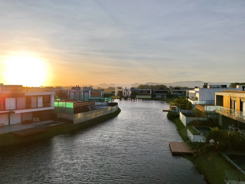 CASA À VENDA BEIRA LAGO CONDOMÍNIO SENSE: 5ª foto da galeria de imagens do imóvel