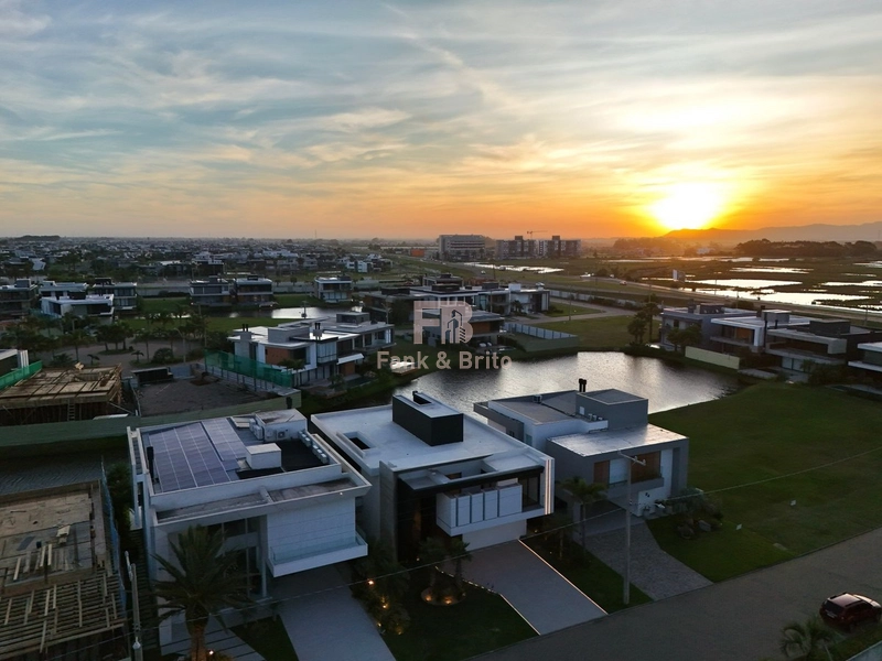 CASA À VENDA BEIRA LAGO CONDOMÍNIO SENSE: 3ª foto da galeria de imagens do imóvel