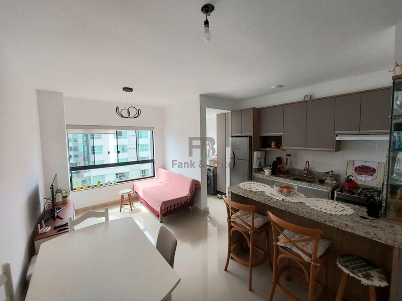 APARTAMENTO A VENDA FRENTE PRAÇA: 2ª foto da galeria de imagens do imóvel