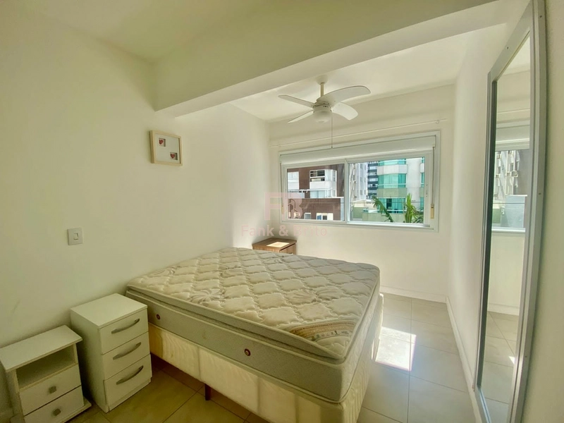 Dois dormitórios a uma quadra do mar: 7ª foto da galeria de imagens do imóvel