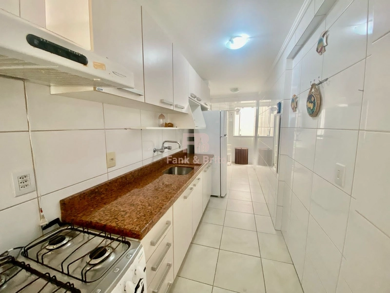 Dois dormitórios a uma quadra do mar: 5ª foto da galeria de imagens do imóvel