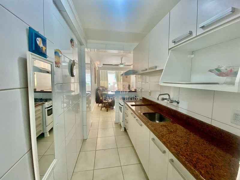 Dois dormitórios a uma quadra do mar: 4ª foto da galeria de imagens do imóvel