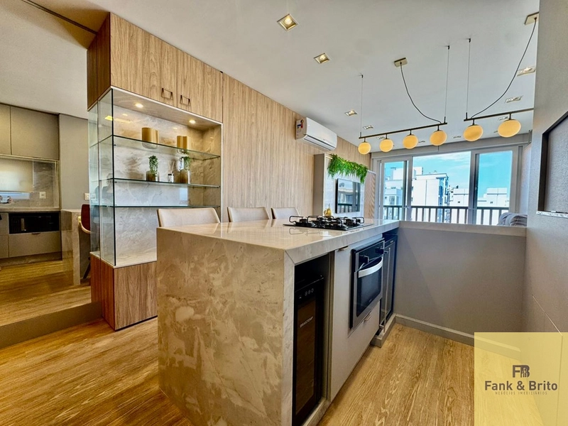 VENDE APARTAMENTO AMPLO COM VISTA PRAÇA E MAR: 15ª foto da galeria de imagens do imóvel