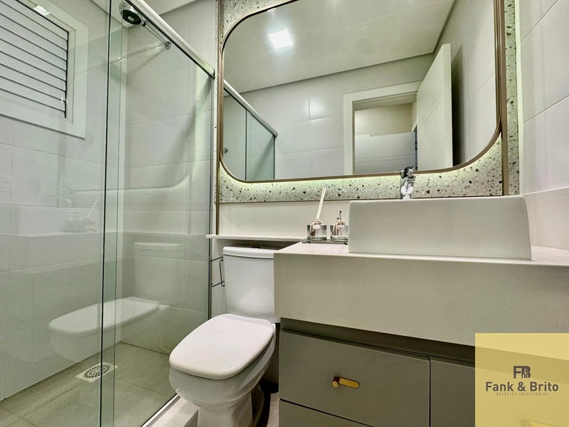 VENDE APARTAMENTO AMPLO COM VISTA PRAÇA E MAR: 28ª foto da galeria de imagens do imóvel