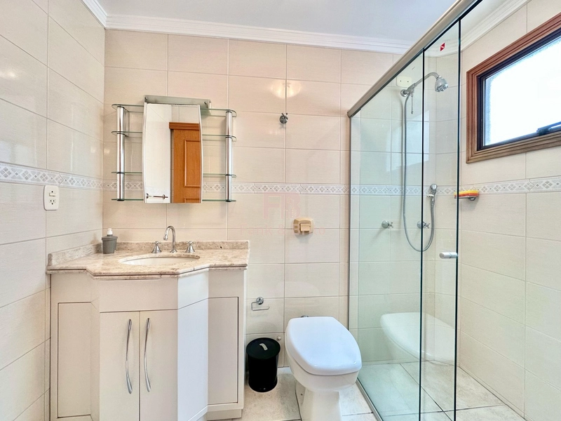 POUCOS PASSOS DO MAR, JUNTO A PRAÇA, CALÇADÃO E VISTA ETERNA P/O MAR!: 13ª foto da galeria de imagens do imóvel