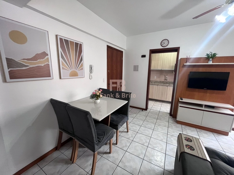 Junto ao Centro e praça Flavio Boianovski!: 3ª foto da galeria de imagens do imóvel