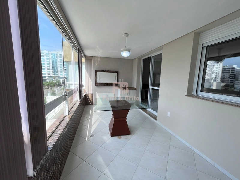 APARTAMENTO COM VISTA PARA A PRAÇA, POUCAS QUADRAS DO MAR!: 5ª foto da galeria de imagens do imóvel