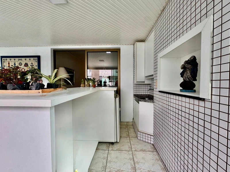 APARTAMENTO MOBILIADO A UMA QUADRA DO MAR: 24ª foto da galeria de imagens do imóvel
