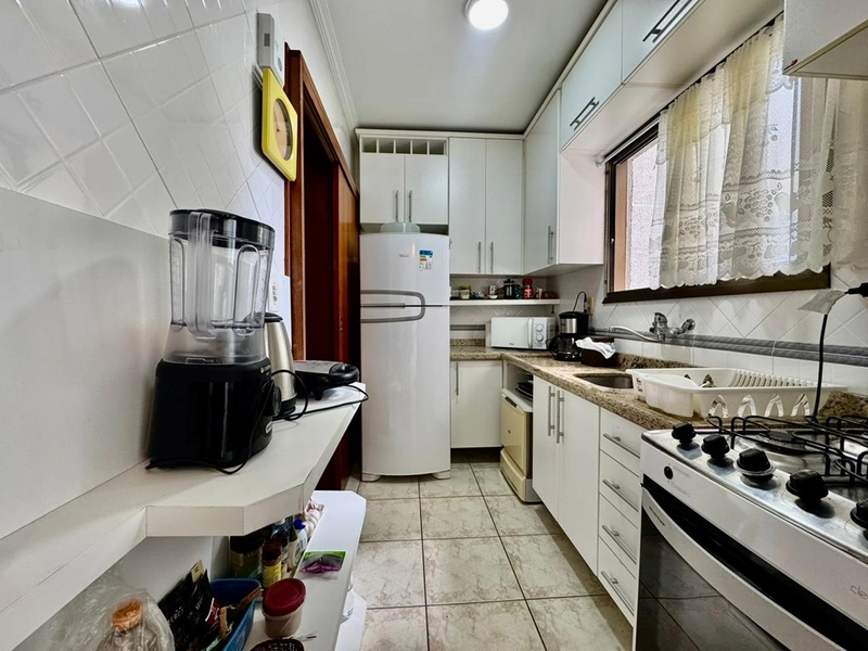 APARTAMENTO MOBILIADO A UMA QUADRA DO MAR: 10ª foto da galeria de imagens do imóvel