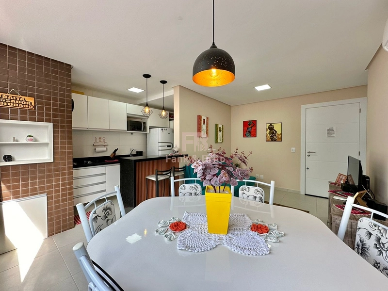 APARTAMENTO PRÓXIMO DO MAR DE FRENTE COM VISTA: 4ª foto da galeria de imagens do imóvel