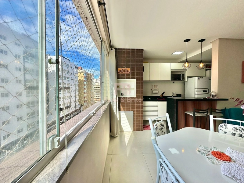 APARTAMENTO PRÓXIMO DO MAR DE FRENTE COM VISTA: 1ª foto da galeria de imagens do imóvel
