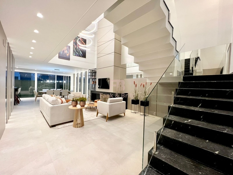 SOBRADO MOBILIADO E DECORADO.: 1ª foto da galeria de imagens do imóvel