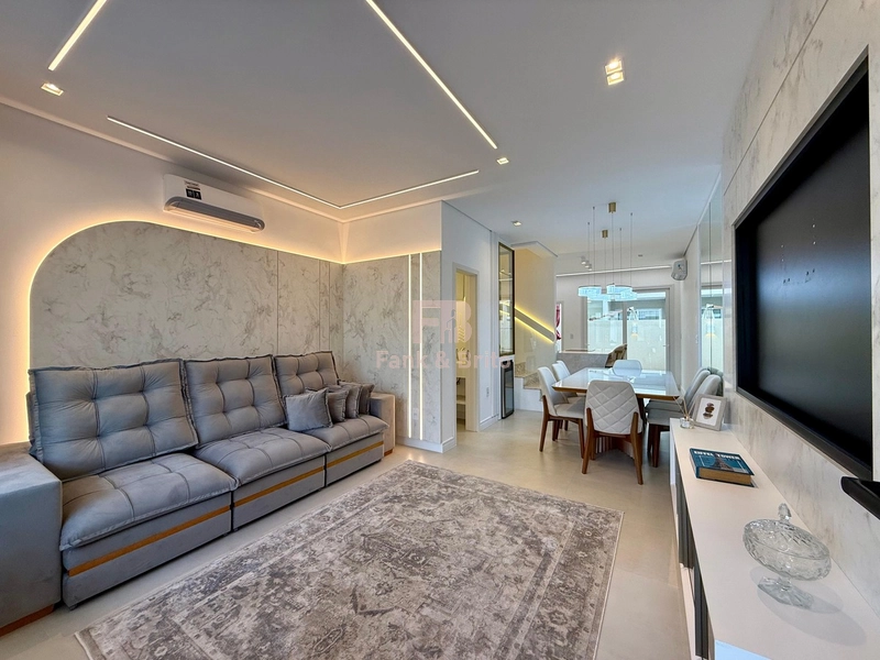 CASA EM CONDOMÍNIO FECHADO.: 1ª foto da galeria de imagens do imóvel