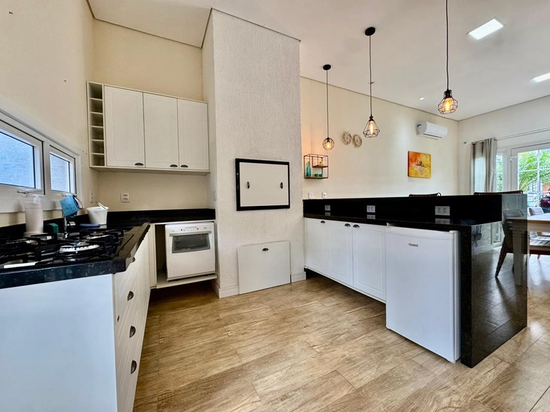 Casa de Condomínio com 3 Quartos e 3 banheiros à Venda.: 34ª foto da galeria de imagens do imóvel