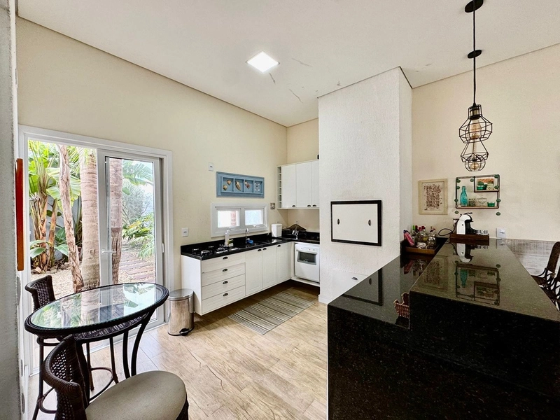 Casa de Condomínio com 3 Quartos e 3 banheiros à Venda.: 7ª foto da galeria de imagens do imóvel