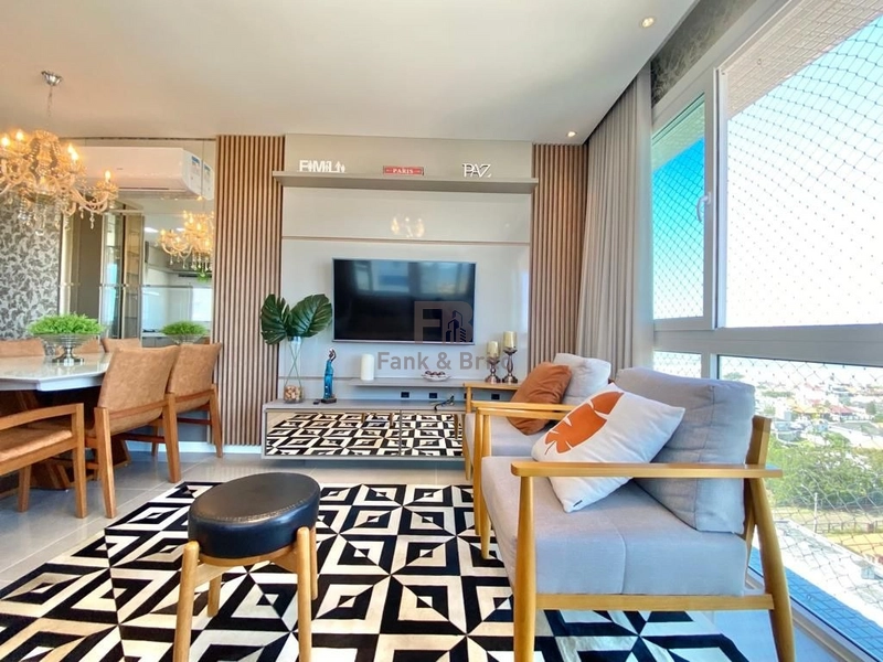 VENDE LINDO APARTAMENTO FINAMENTE MOBILIADO E DECORADO COM VISTA MAR: 3ª foto da galeria de imagens do imóvel