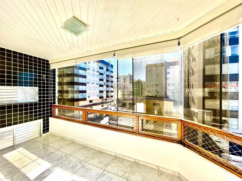 APARTAMENTO A VENDA NA ZONA NOVA COM VISTA MAR: 3ª foto da galeria de imagens do imóvel