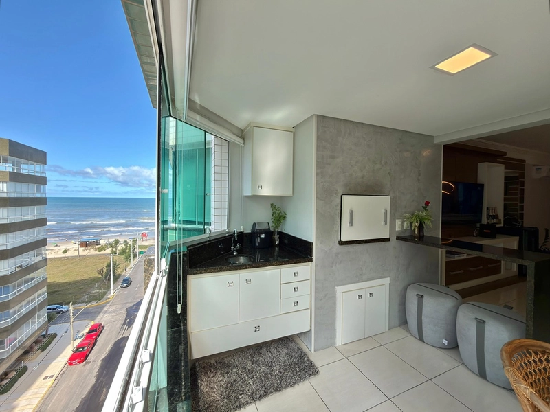 APARTAMENTO COM VISTA PARA O MAR À VENDA EM CAPÃO DA CANOA: 2ª foto da galeria de imagens do imóvel