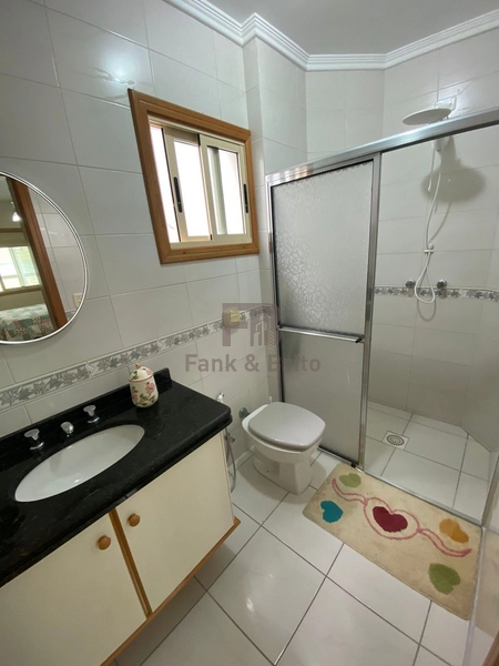 VENDE APARTAMENTO COM SACADÃO DE FRENTE PARA RUA SEPÉ: 12ª foto da galeria de imagens do imóvel