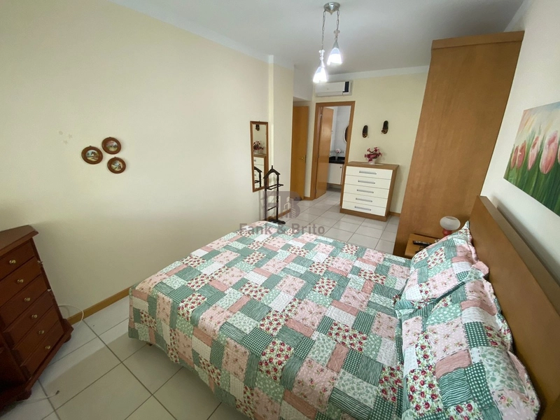 VENDE APARTAMENTO COM SACADÃO DE FRENTE PARA RUA SEPÉ: 13ª foto da galeria de imagens do imóvel