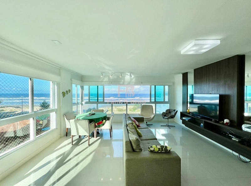APARTAMENTO COM VISTA PARA O MAR À VENDA  EM CAPÃO DA CANOA: 3ª foto da galeria de imagens do imóvel