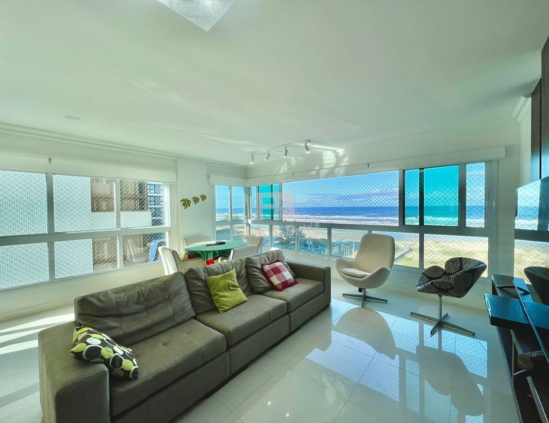 APARTAMENTO COM VISTA PARA O MAR À VENDA  EM CAPÃO DA CANOA: 2ª foto da galeria de imagens do imóvel