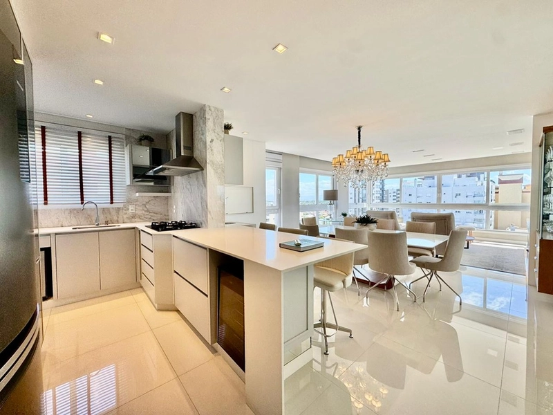 Excelente apartamento 3 dormitórios, frente para a praça e com vista para o mar!: 17ª foto da galeria de imagens do imóvel