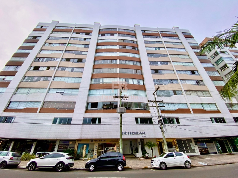 SACADA DE FRENTE PARA AVENIDA.: 24ª foto da galeria de imagens do imóvel