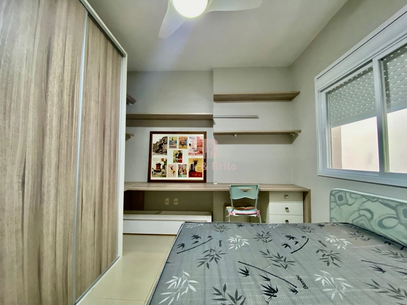 SACADA DE FRENTE PARA AVENIDA.: 16ª foto da galeria de imagens do imóvel