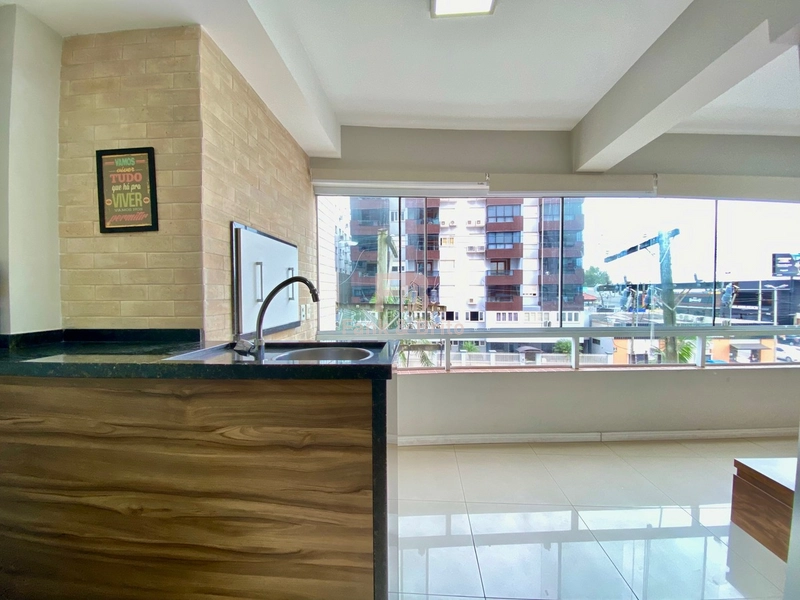 SACADA DE FRENTE PARA AVENIDA.: 4ª foto da galeria de imagens do imóvel