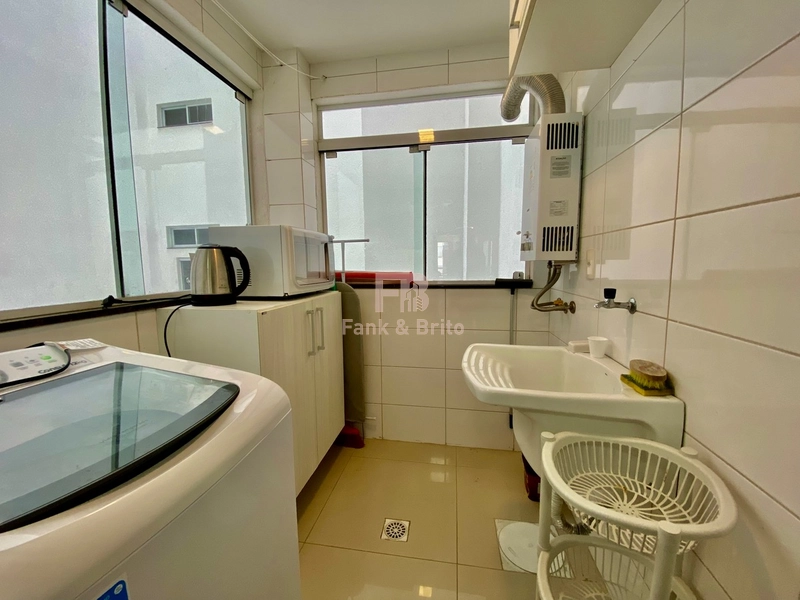 SACADA DE FRENTE PARA AVENIDA.: 13ª foto da galeria de imagens do imóvel