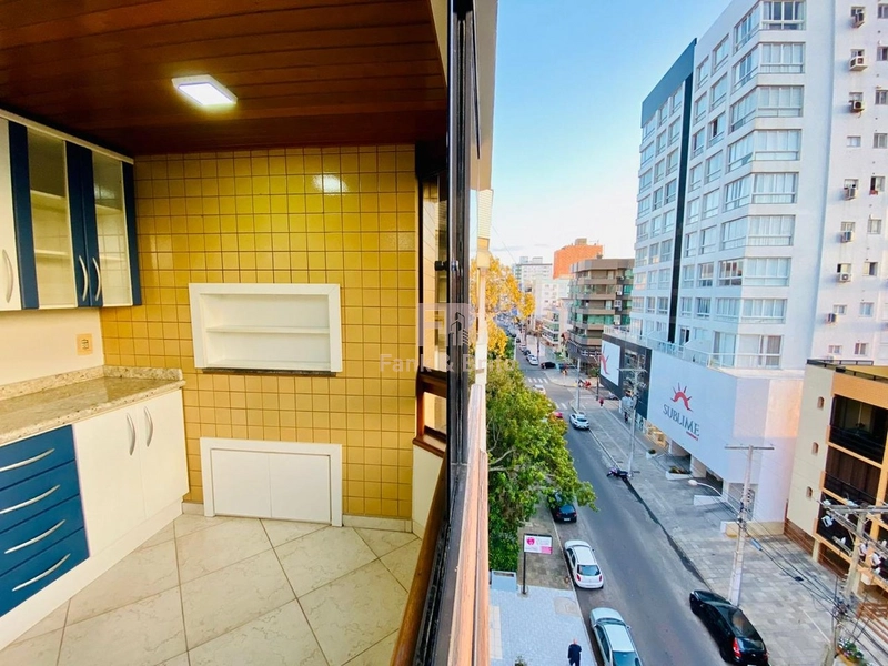 VENDE APARTAMENTO AMPLO DE FRENTE JUNTO PRAÇA DO MINI GOLF: 5ª foto da galeria de imagens do imóvel