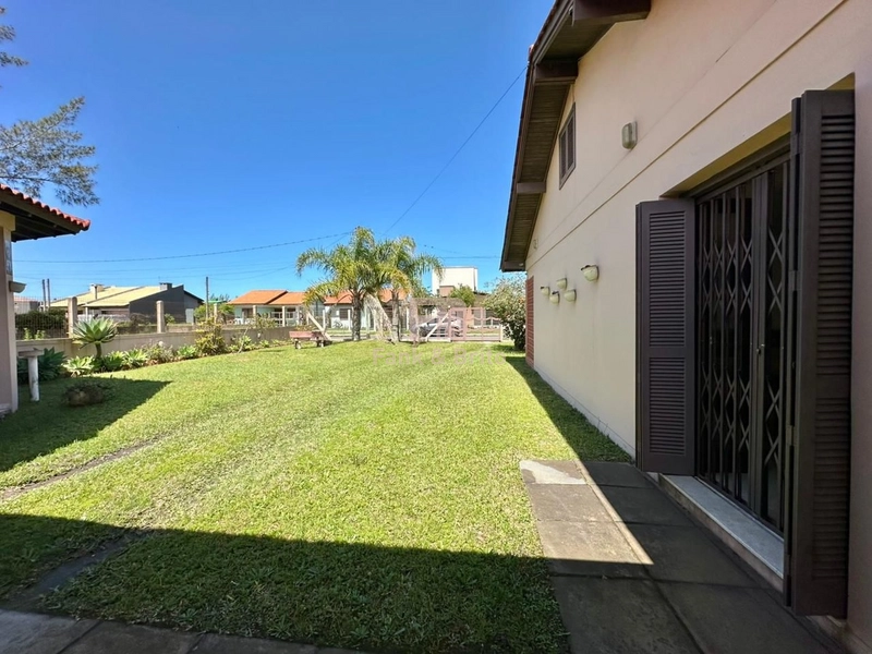 CASA COM 3 TERRENOS APENAS 2 QUADRAS DO MAR: 20ª foto da galeria de imagens do imóvel