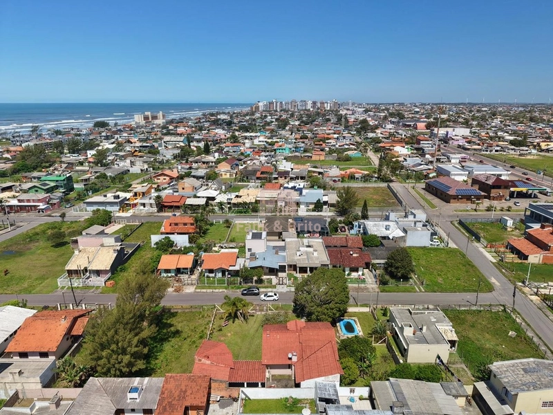 CASA COM 3 TERRENOS APENAS 2 QUADRAS DO MAR: 25ª foto da galeria de imagens do imóvel