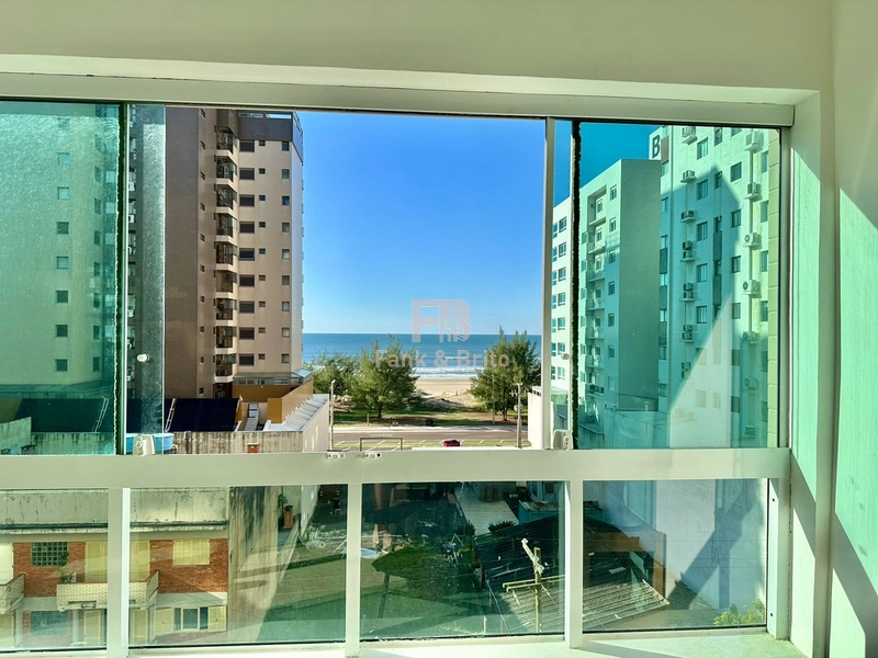 APARTAMENTO A VENDA NO BAIRRO NAVEGANTES, UMA QUADRA DO MAR!: 1ª foto da galeria de imagens do imóvel