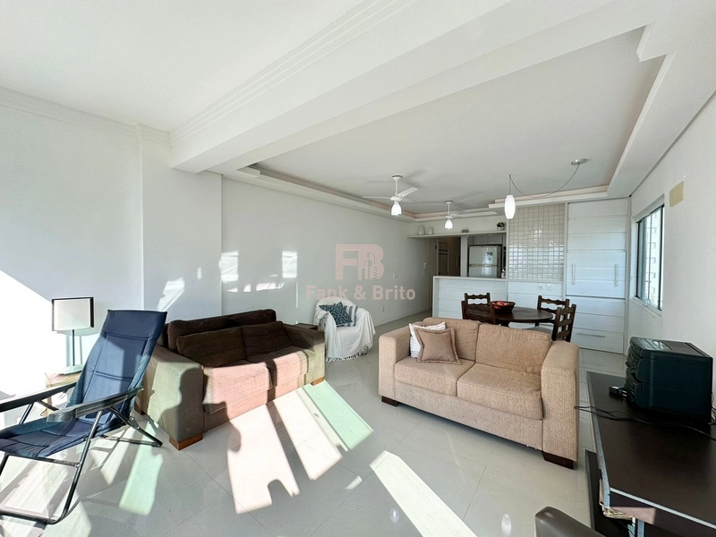 APARTAMENTO A VENDA NO BAIRRO NAVEGANTES, UMA QUADRA DO MAR!: 6ª foto da galeria de imagens do imóvel