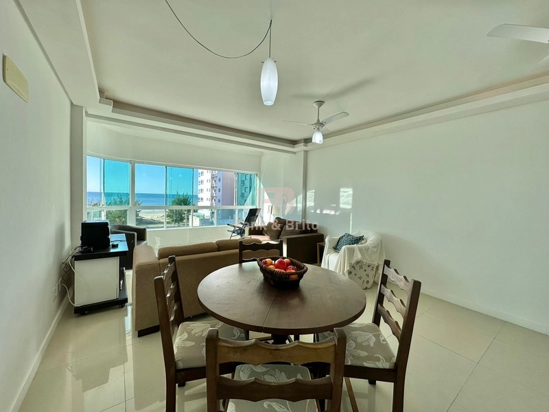 APARTAMENTO A VENDA NO BAIRRO NAVEGANTES, UMA QUADRA DO MAR!: 4ª foto da galeria de imagens do imóvel