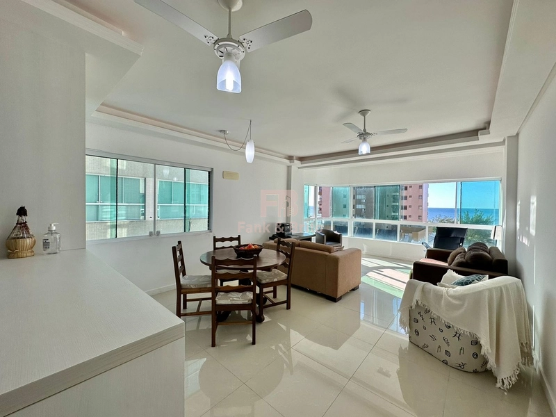 APARTAMENTO A VENDA NO BAIRRO NAVEGANTES, UMA QUADRA DO MAR!: 5ª foto da galeria de imagens do imóvel