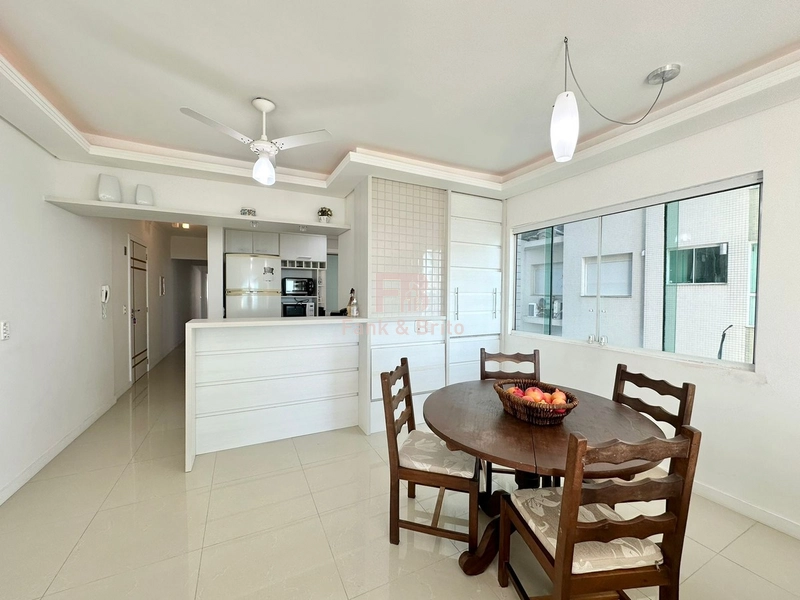 APARTAMENTO A VENDA NO BAIRRO NAVEGANTES, UMA QUADRA DO MAR!: 8ª foto da galeria de imagens do imóvel