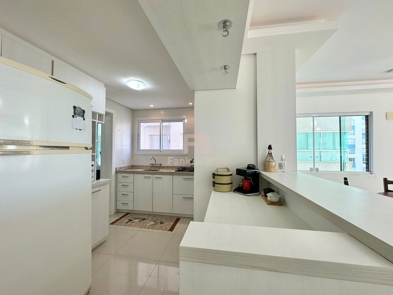 APARTAMENTO A VENDA NO BAIRRO NAVEGANTES, UMA QUADRA DO MAR!: 10ª foto da galeria de imagens do imóvel