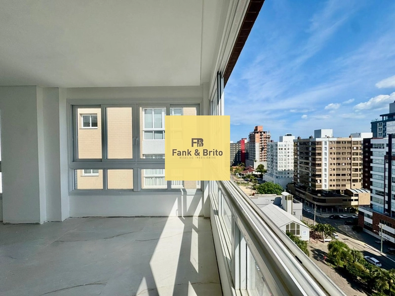 VISTA PARA A PRAÇA NO BAIRRO NAVEGANTES: 1ª foto da galeria de imagens do imóvel